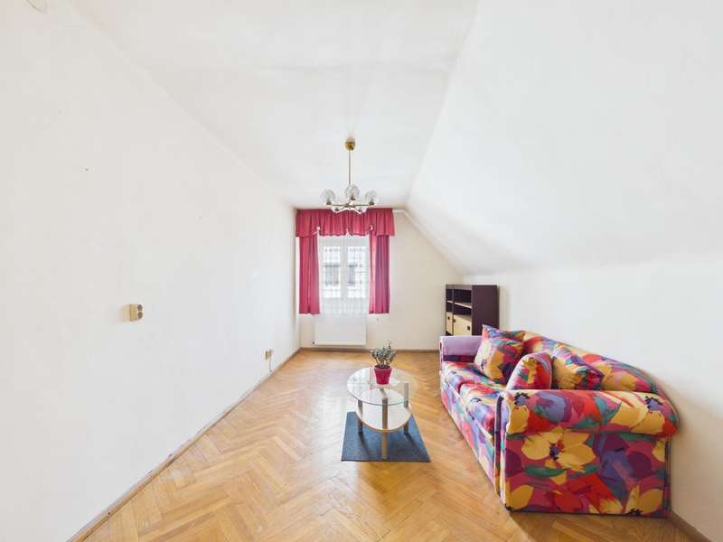 CAM04191G0-PR0091-STILL017