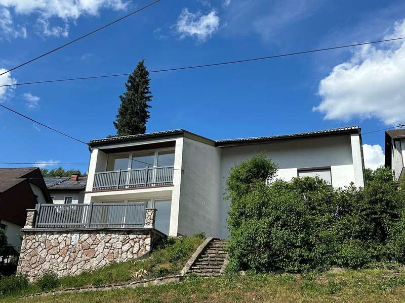 Einfamilienhaus Außertreffling: Front Front