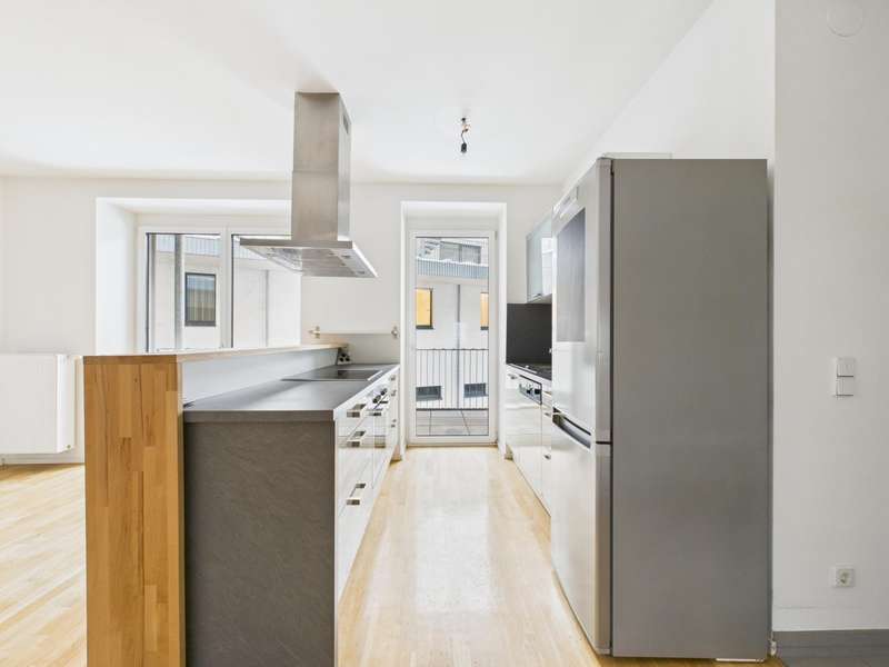 CAM04191G0-PR0076-STILL001