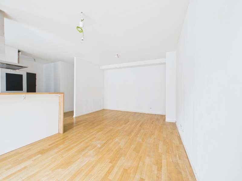 CAM04191G0-PR0076-STILL003