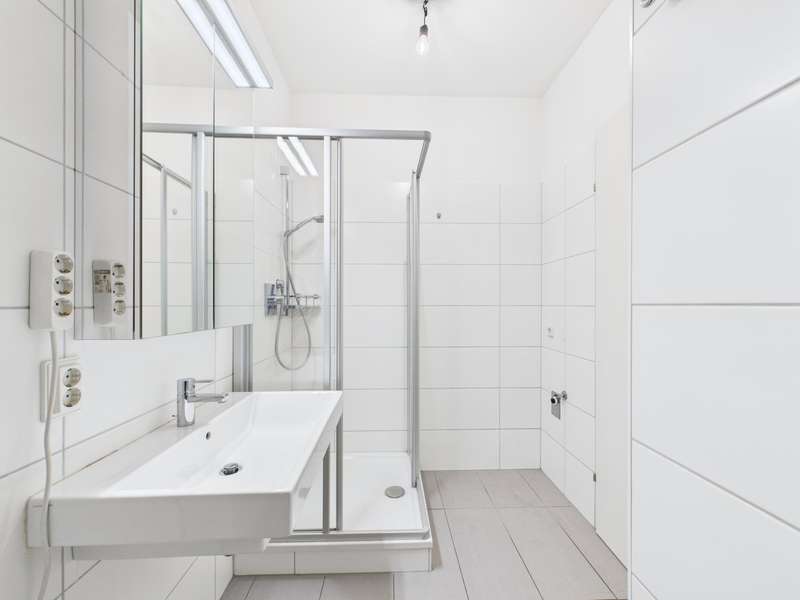 CAM04191G0-PR0076-STILL009