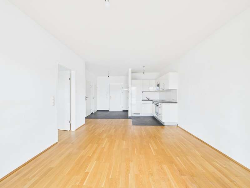 CAM04191G0-PR0078-STILL012