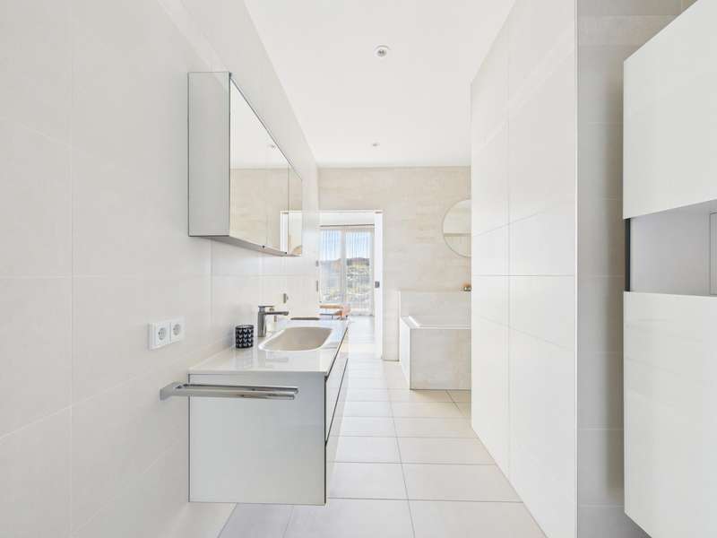 CAM04191G0-PR0068-STILL015