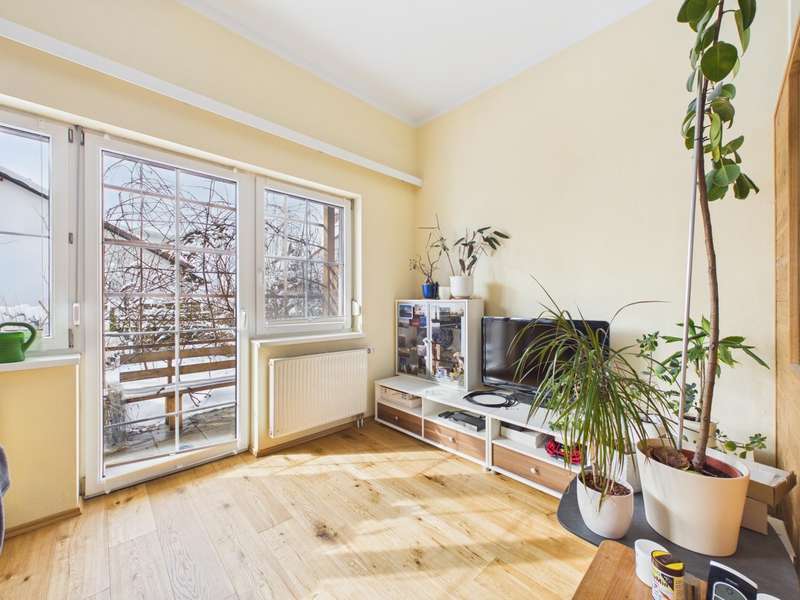 CAM04191G0-PR0080-STILL008