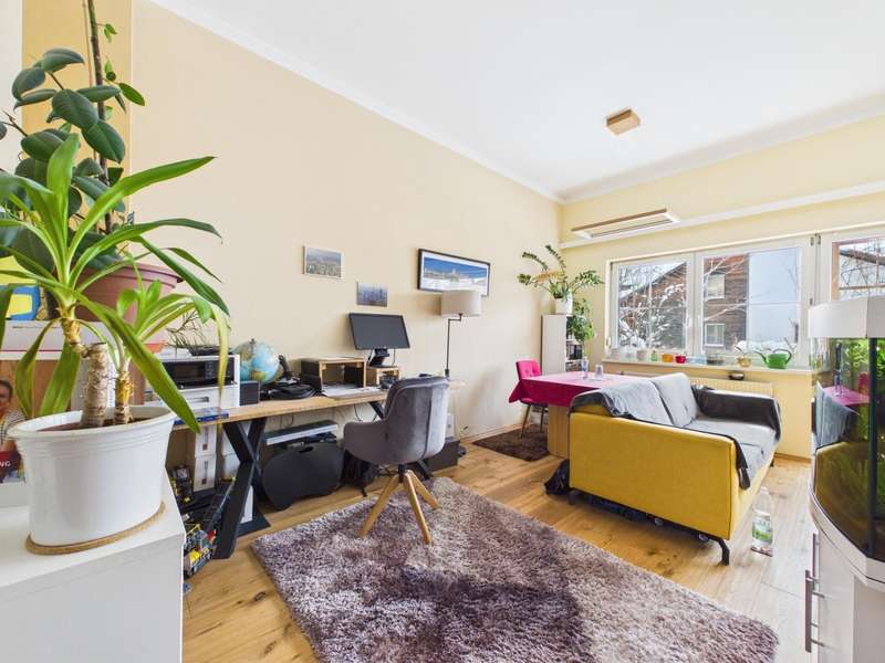 CAM04191G0-PR0080-STILL006