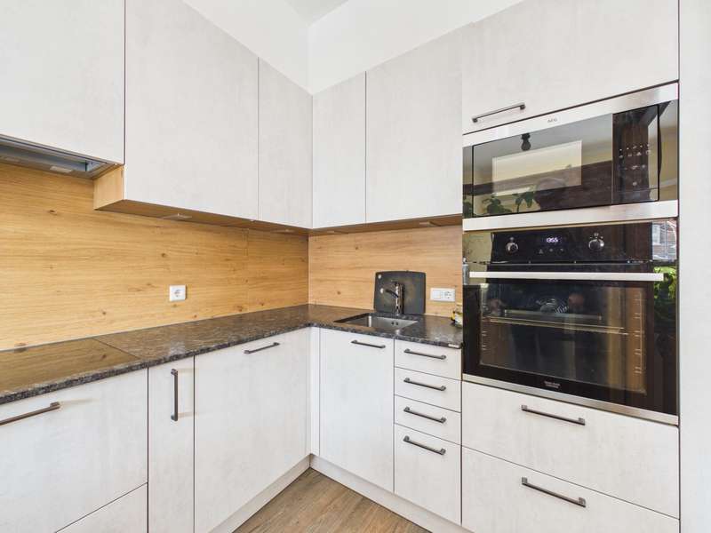 CAM04191G0-PR0080-STILL010