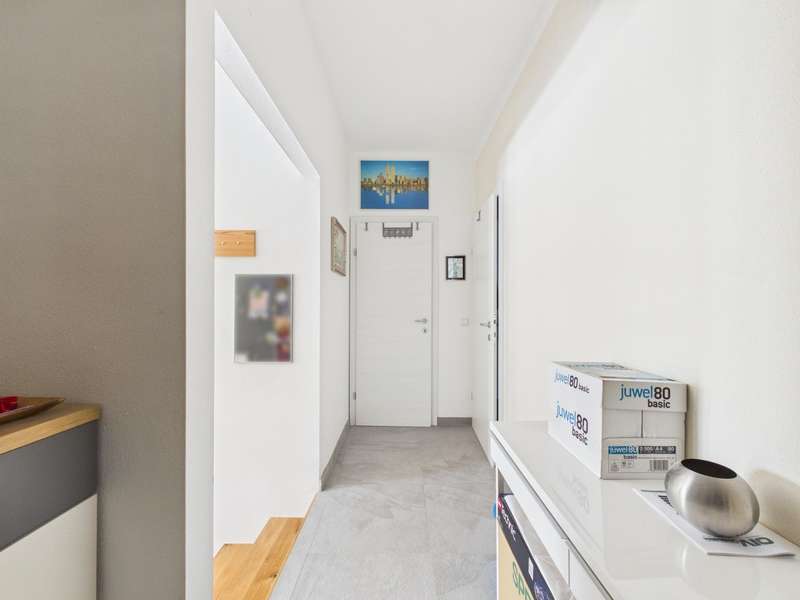 CAM04191G0-PR0080-STILL001