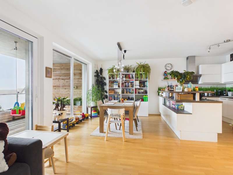 CAM04191G0-PR0084-STILL023