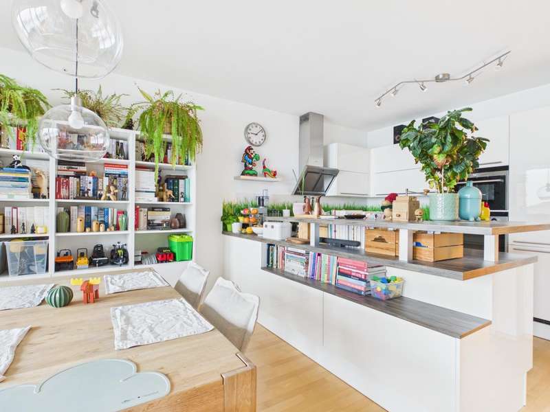 CAM04191G0-PR0084-STILL005