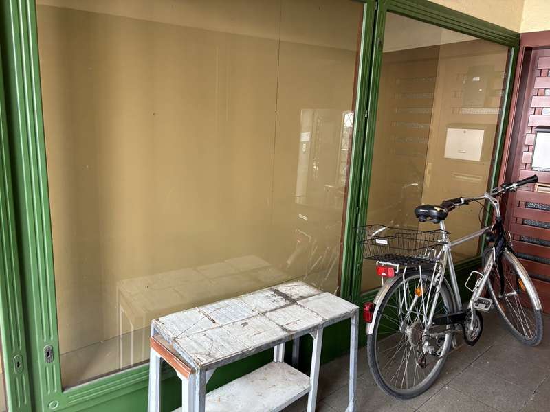 Geschäftslokal Graz: Schaufenster im Gang Schaufenster im Gang