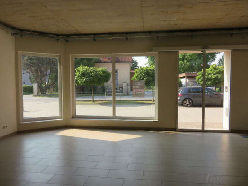 Top 6 weiterer Geschäftsraum anmietbar und zusammenlegbar