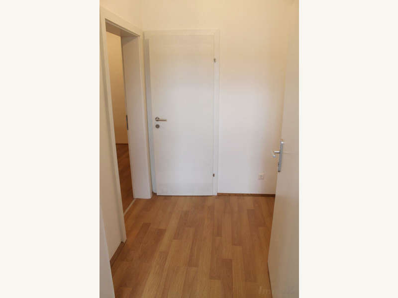 Mietwohnung Graz: Bad - Vorzimmer Bad - Vorzimmer