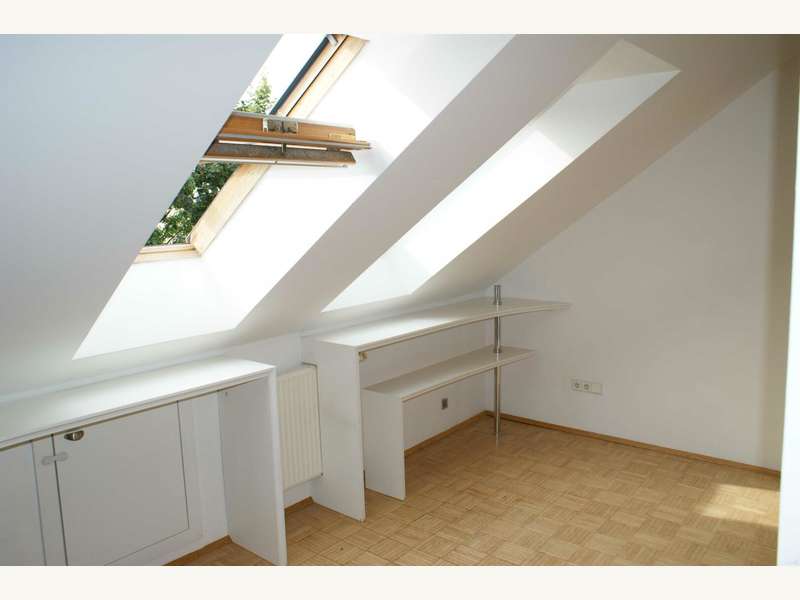 Dachgeschosswohnung Graz: Zimmer Zimmer