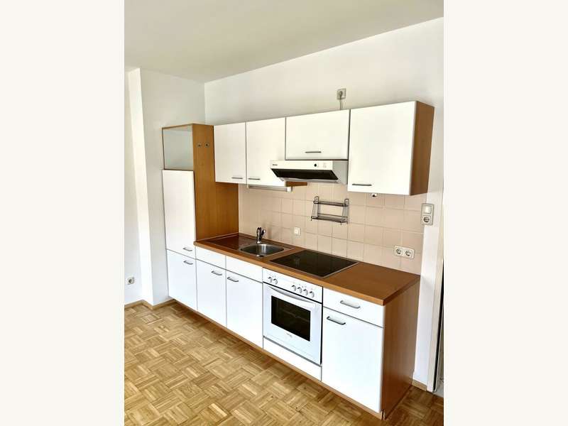 Mietwohnung Graz: Wohnraum mit offener Küche Wohnraum mit offener Küche