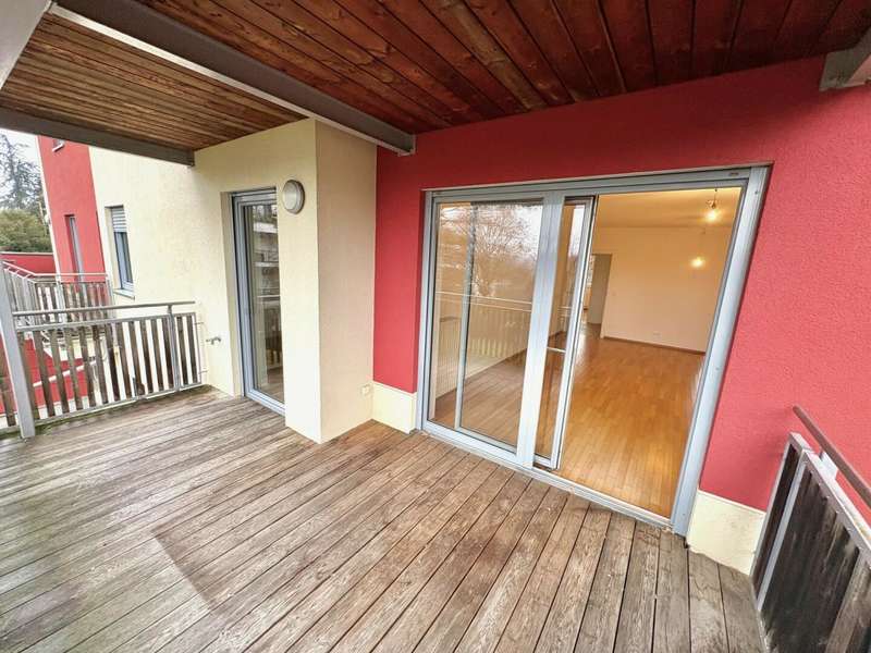 Mietwohnung Graz: 2 Zugänge zur Terrasse (vom SZ und WZ) 2 Zugänge zur Terrasse (vom SZ und WZ)