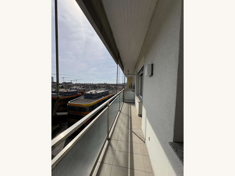 Mietwohnung Graz: großer Balkon großer Balkon