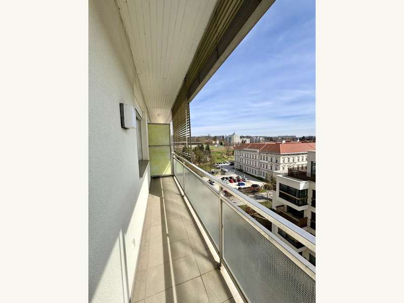 Mietwohnung Graz: großer Balkon großer Balkon