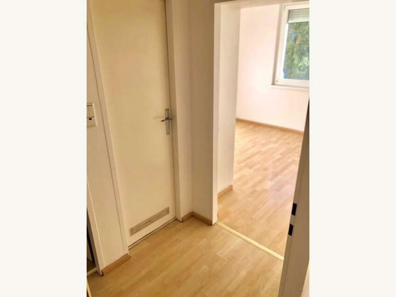 Mietwohnung Graz: kleiner Flur zum Schlafzimmer kleiner Flur zum Schlafzimmer