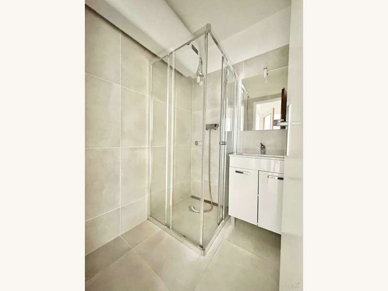 Mietwohnung Graz: saniertes Bad mit Dusche saniertes Bad mit Dusche