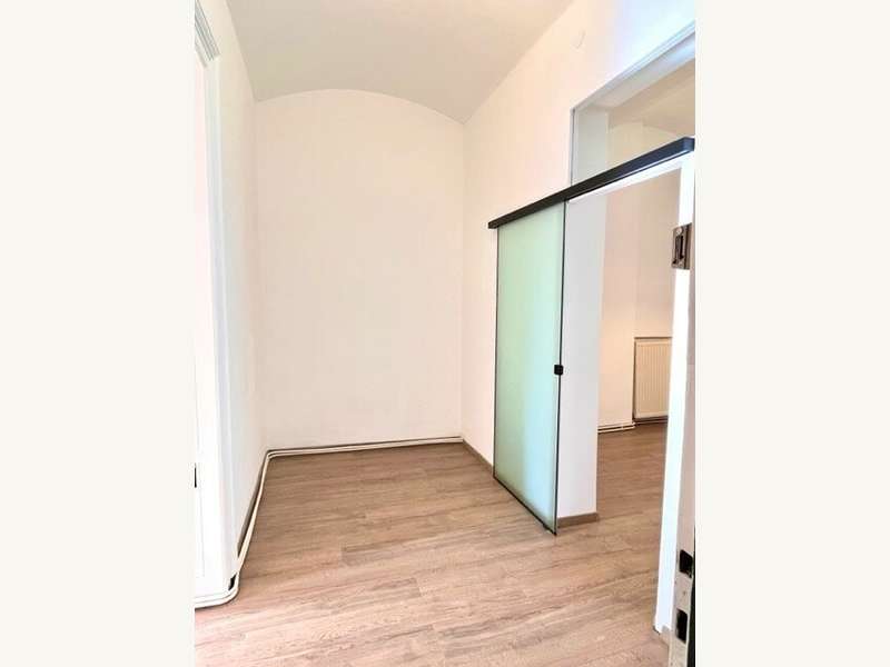 Mietwohnung Graz: Vorraum mit Nische (für Arbeitsplatz od. Abstellraum) Vorraum mit Nische (für Arbeitsplatz od. Abstellraum)