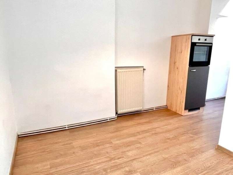 Mietwohnung Graz: Essbereich und extra Backrohr und Kühlschrank Essbereich und extra Backrohr und Kühlschrank