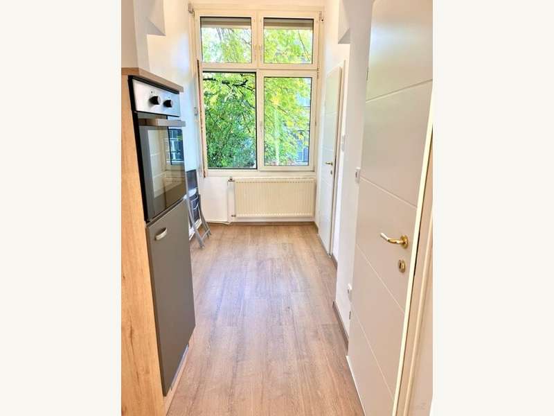 Mietwohnung Graz: kleine Veranda mit Zugang zum Bad und WC kleine Veranda mit Zugang zum Bad und WC