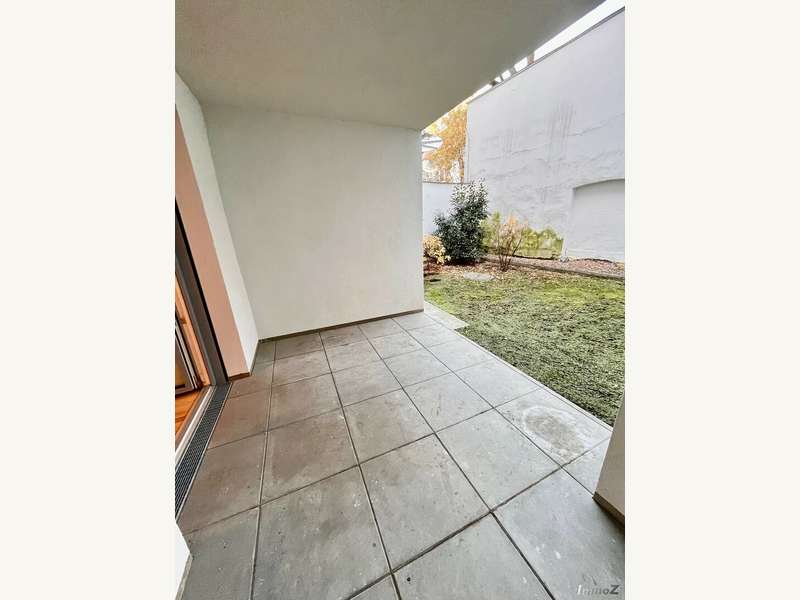 Mietwohnung Graz: überdachte Terrasse überdachte Terrasse