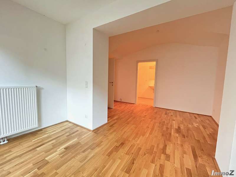Mietwohnung Graz: Blick ins Schlafzimmer und Bad Blick ins Schlafzimmer und Bad