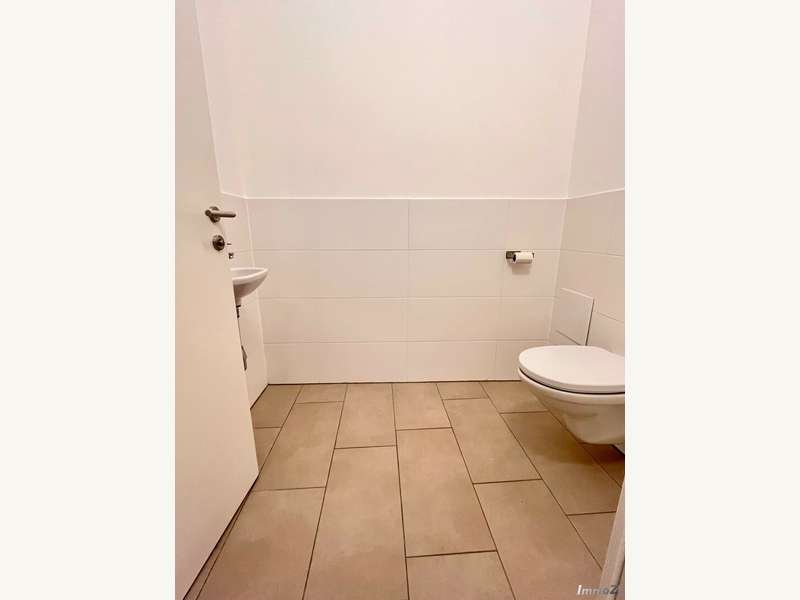 Mietwohnung Graz: extra WC mit Waschbecken extra WC mit Waschbecken