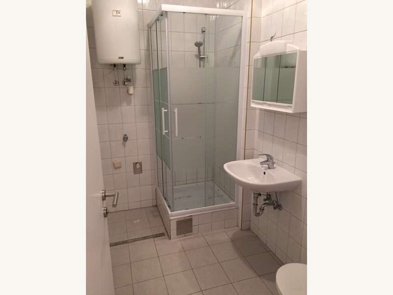 Mietwohnung Graz: Duschbad mit WC Duschbad mit WC