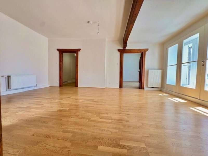Penthouse Graz: Blick ins Wohnzimmer und zum SZ u. Abstellräume Blick ins Wohnzimmer und zum SZ u. Abstellräume