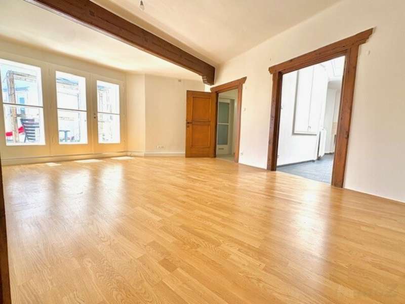 Penthouse Graz: Wohnzimmer mit Ausgang auf die Terrasse (Zimmer 1) Wohnzimmer mit Ausgang auf die Terrasse (Zimmer 1)