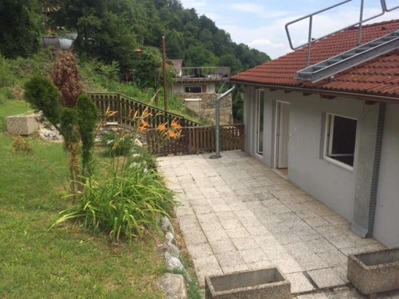 Mietwohnung Graz: Terrasse und Garten Terrasse und Garten