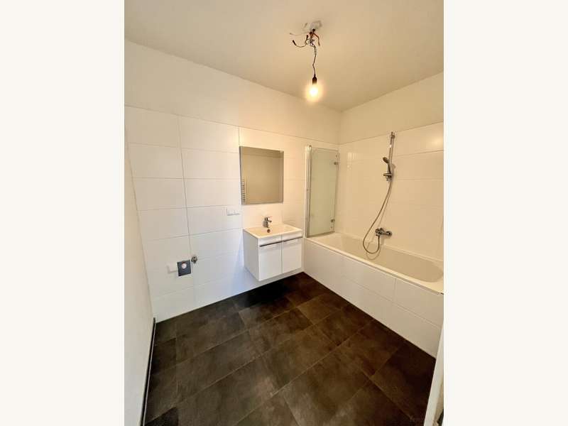 Penthouse Graz: Bad mit Wanne Duschwand, Platz für die WM Bad mit Wanne Duschwand, Platz für die WM