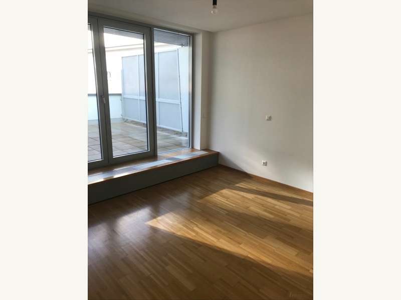 Mietwohnung Graz: Wohnzimmer mit Terrasse Wohnzimmer mit Terrasse