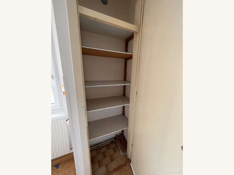 Dachgeschosswohnung Graz: Speisekammer in der Küche Speisekammer in der Küche