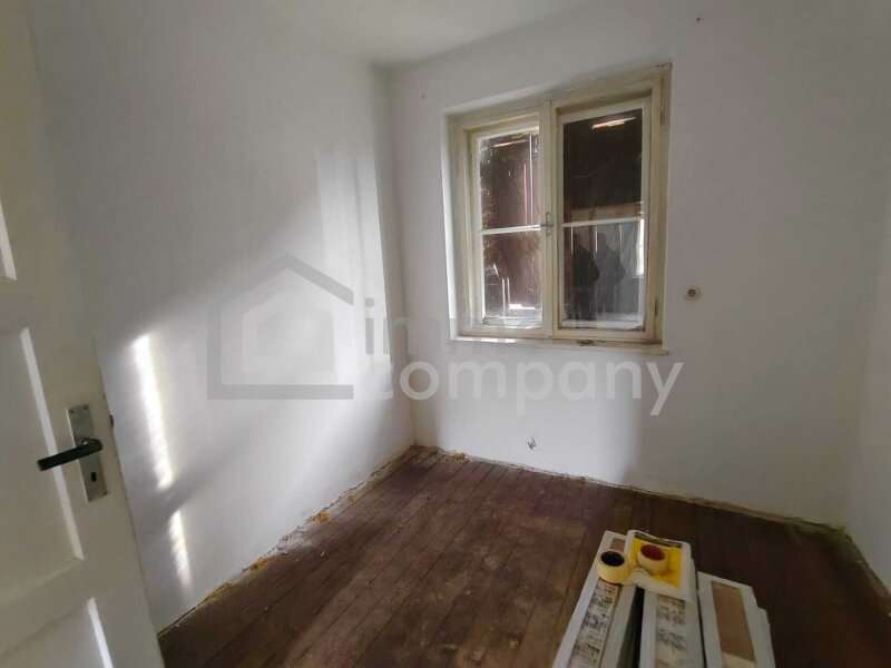 Raum in Sanierung mit Entwicklungspotenzial