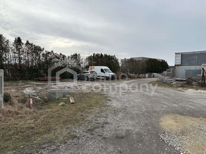 Gewerbefläche hinten