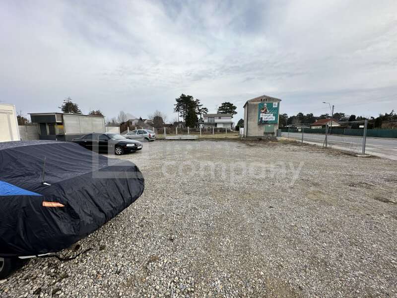 Gewerbefläche vorne