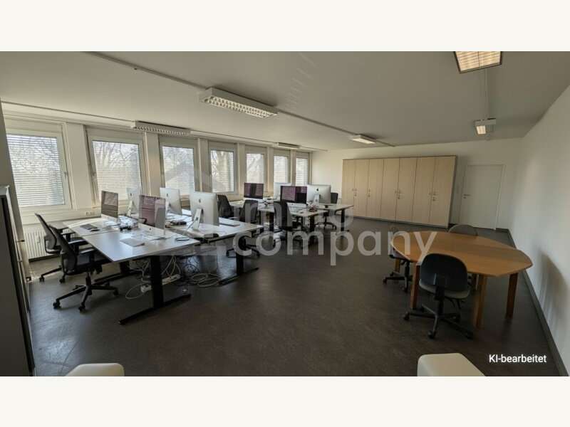 Office Überblick Wandseite KI