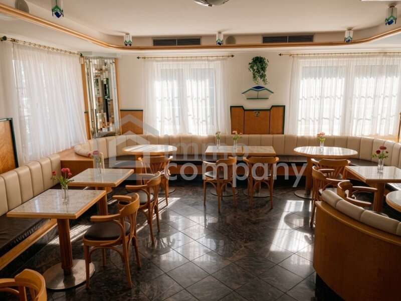 Gastronomie mit Wohnung Mödling: Innenraum Innenraum