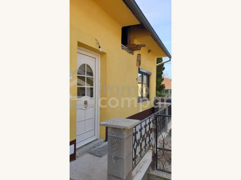 Nebenhaus mit Terrasse