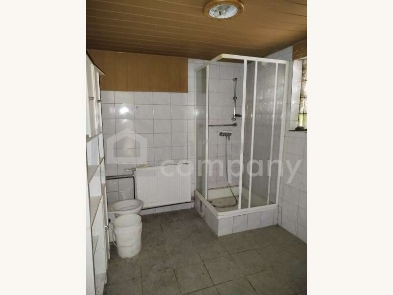 Einfamilienhaus Wulzeshofen: Badezimmer Badezimmer