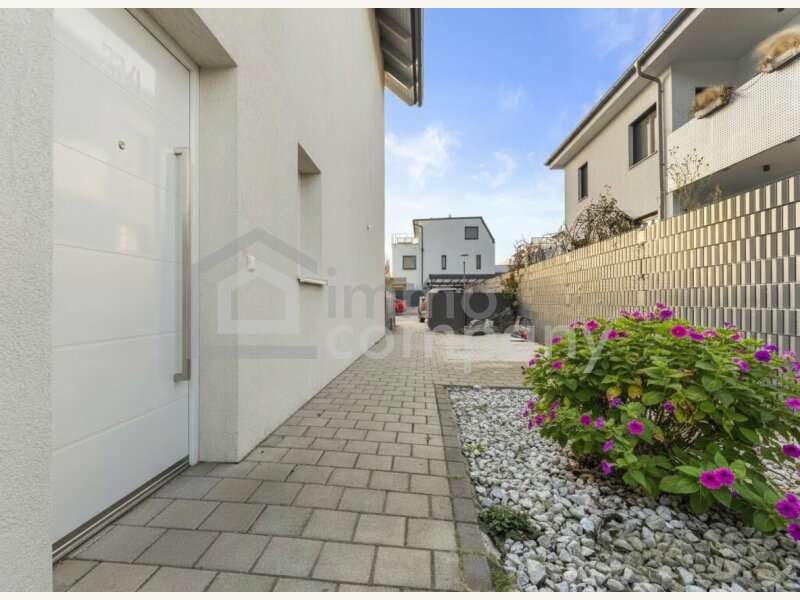 Doppelhaushälfte Himberg: Eingangsbereich_KI bearbeitet Eingangsbereich_KI bearbeitet