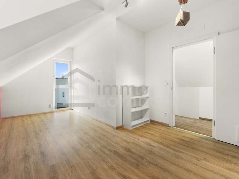 Doppelhaushälfte Himberg: DG_Zimmer DG_Zimmer