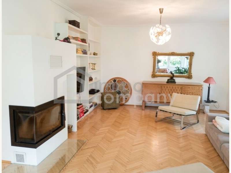 Villa Klosterneuburg: Wohnzimmer mit Kamin Wohnzimmer mit Kamin