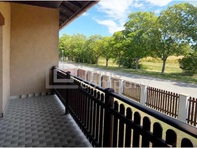 Haus Gols: Terrasse mit Blick ins Grüne Terrasse mit Blick ins Grüne