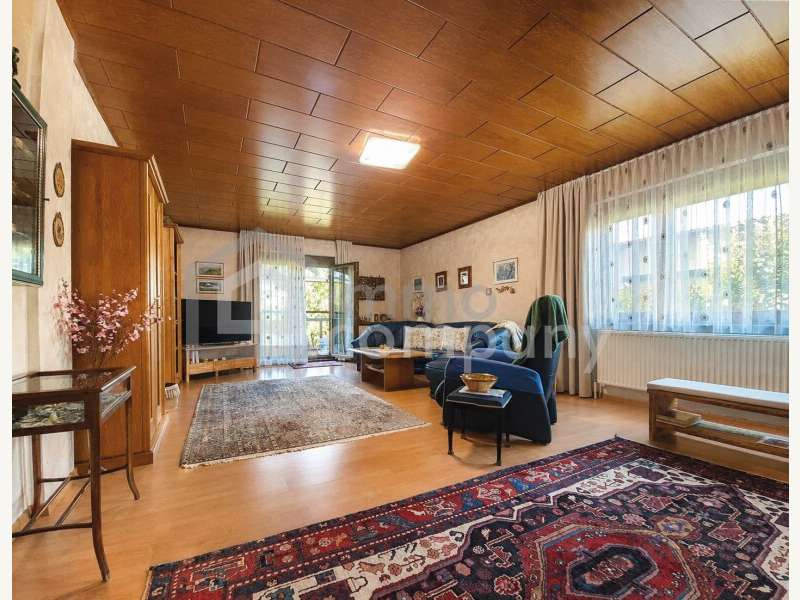 Haus Petronell-Carnuntum: großes Wohnzimmer mit Essbereich - Ausgang Terrasse großes Wohnzimmer mit Essbereich - Ausgang Terrasse