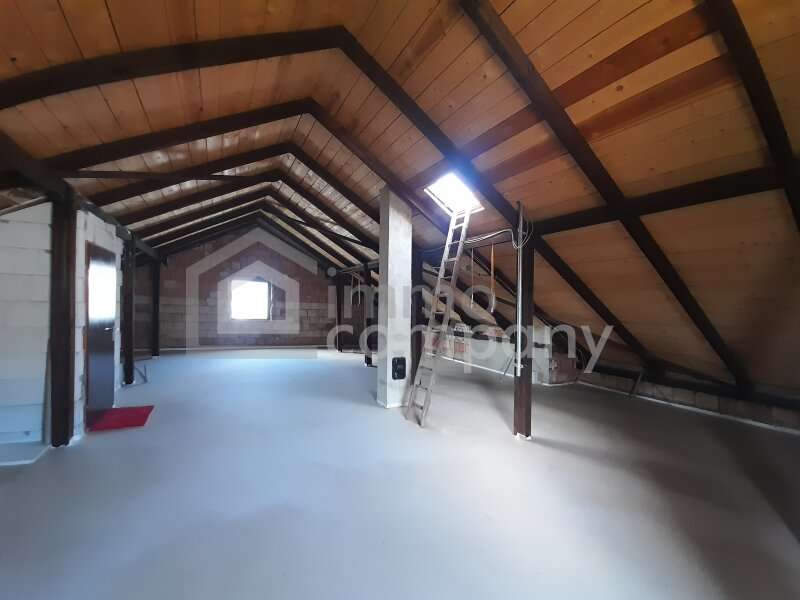 Haus Petronell-Carnuntum: Dachboden zum Ausbau vorbereitet Dachboden zum Ausbau vorbereitet