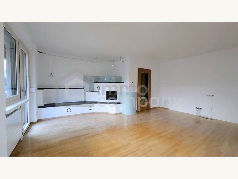 Mietwohnung Dornbirn: Wohnzimmer / Kamin Wohnzimmer / Kamin